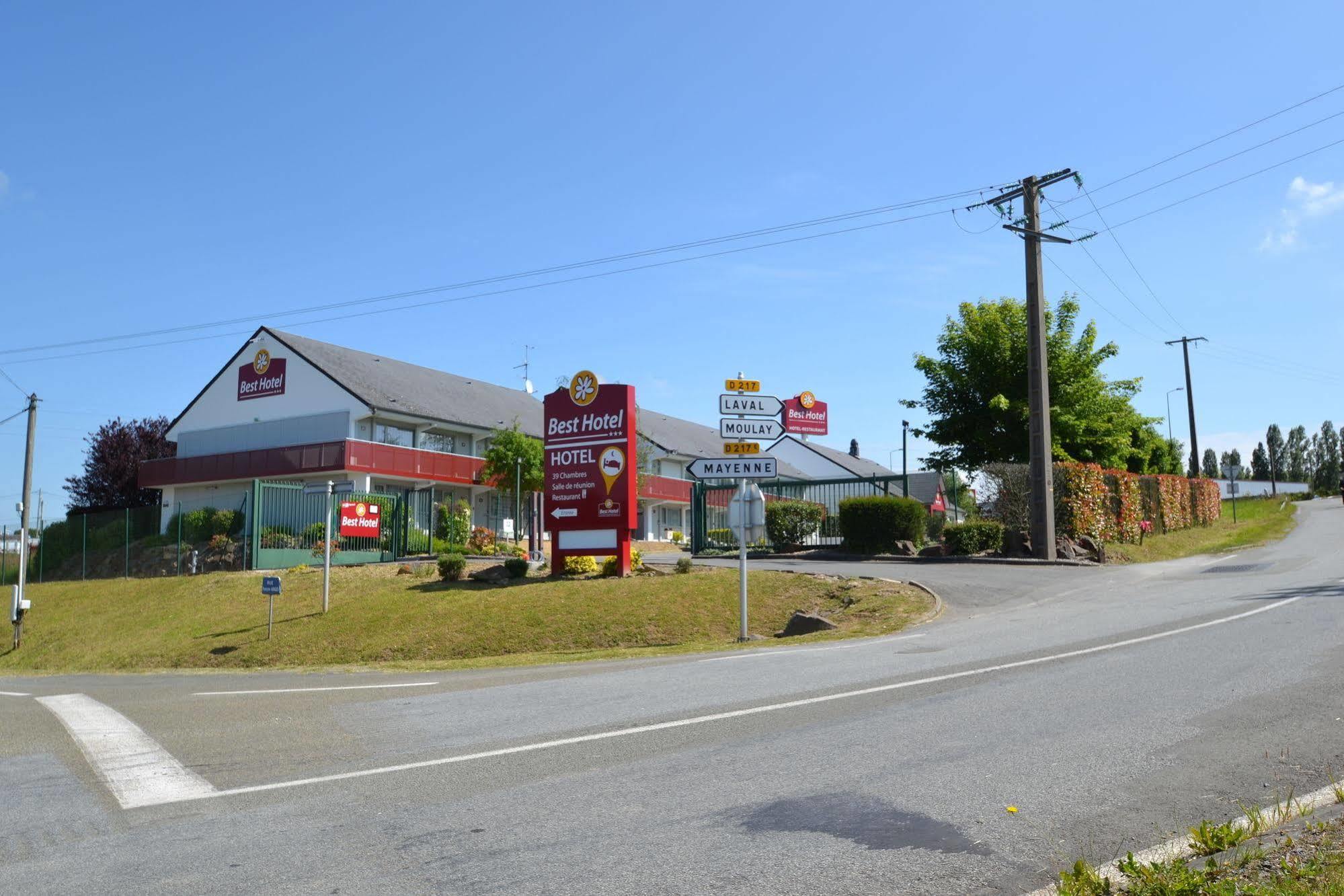 Brit Hotel Mayenne Esterno foto