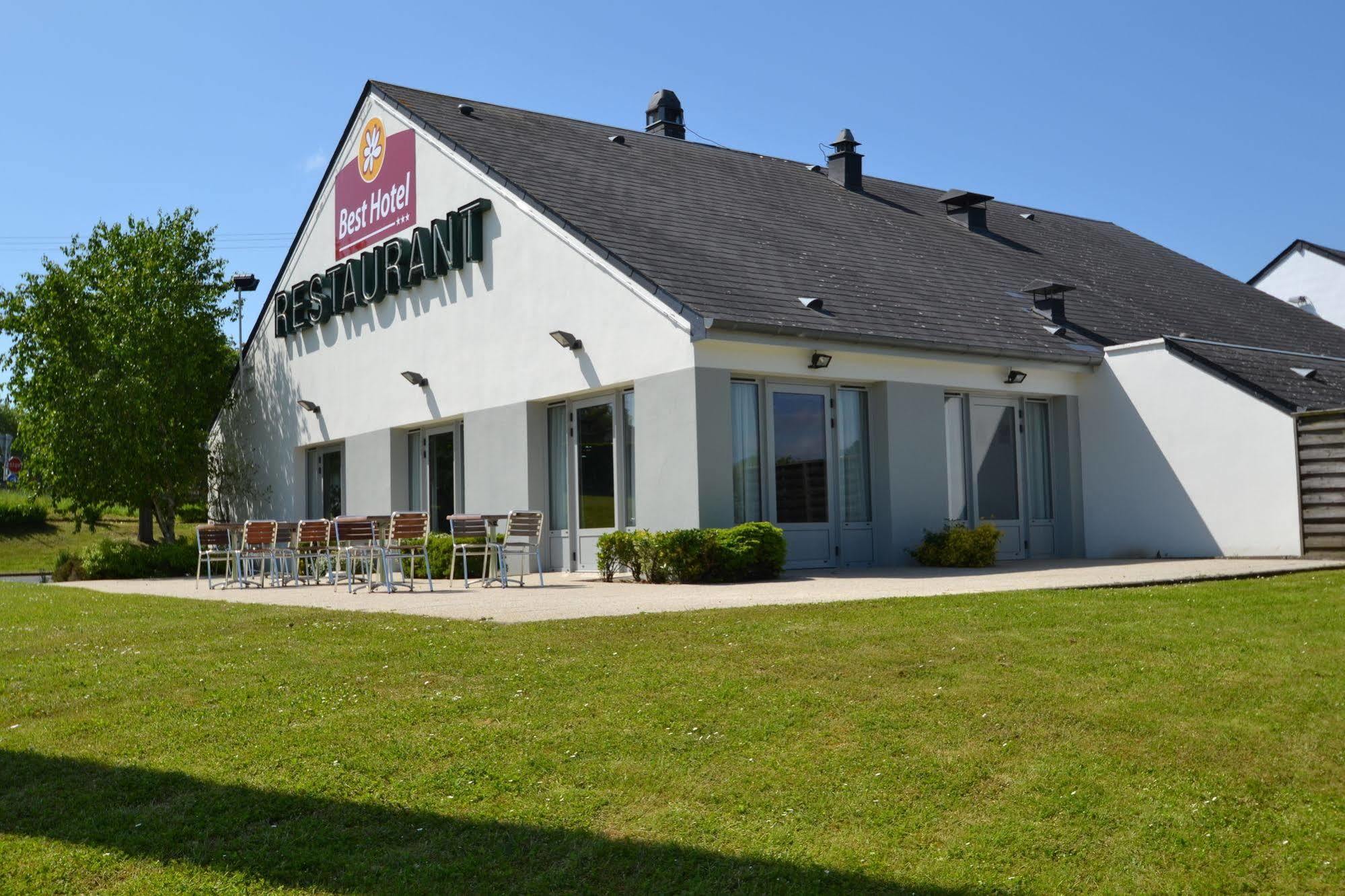 Brit Hotel Mayenne Esterno foto
