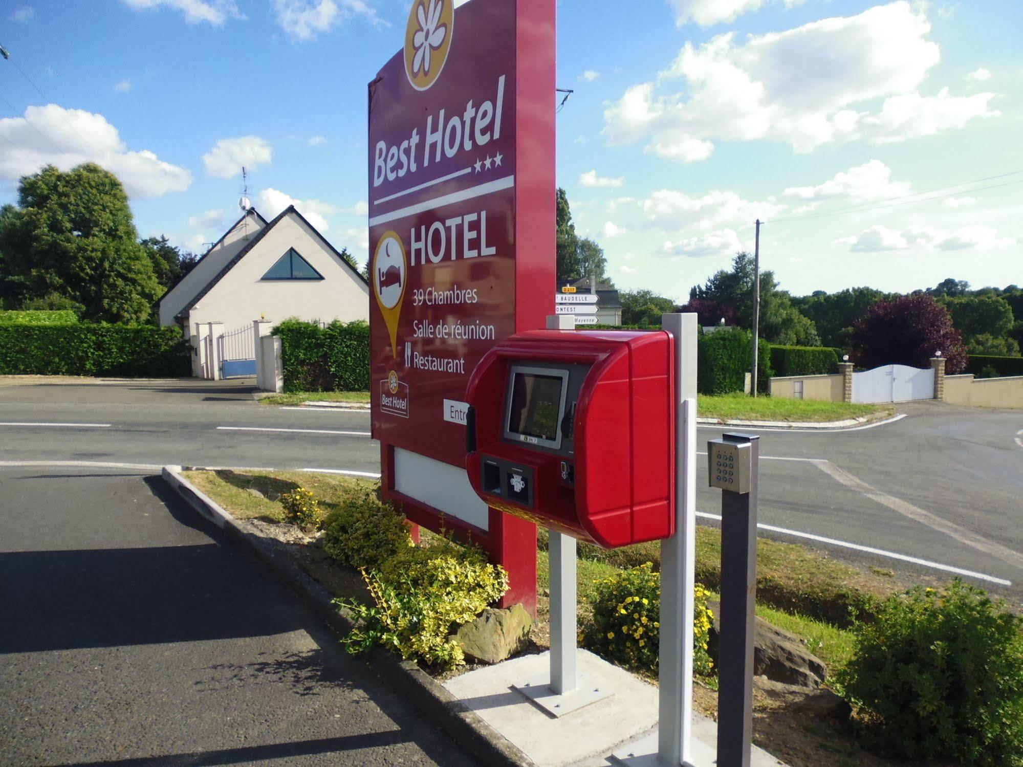 Brit Hotel Mayenne Esterno foto