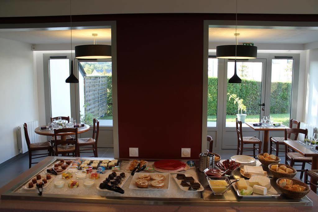 Brit Hotel Mayenne Esterno foto